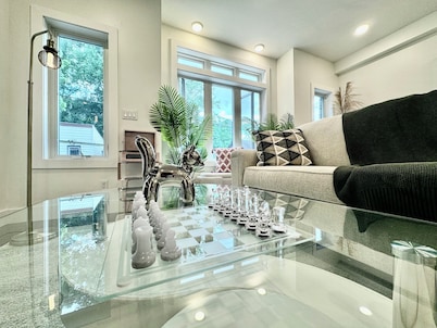 Luxury 3BR Condo 15 Min from New York Free Parking