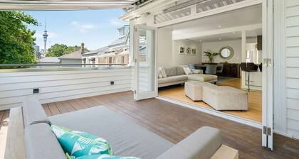The Villa on Anglesea - Luxury city centre living.
