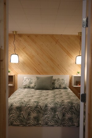 2 bedrooms, desk, iron/ironing board, free WiFi