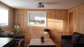 Smart-TV, DVD-Player, Bücher