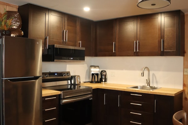 Køleskab, mikrobølgeovn, ovn, kogeplade