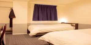 Desk, iron/ironing board, free WiFi, bed sheets - Hotel Taiyo Noen Nibancho (Matsuyama)