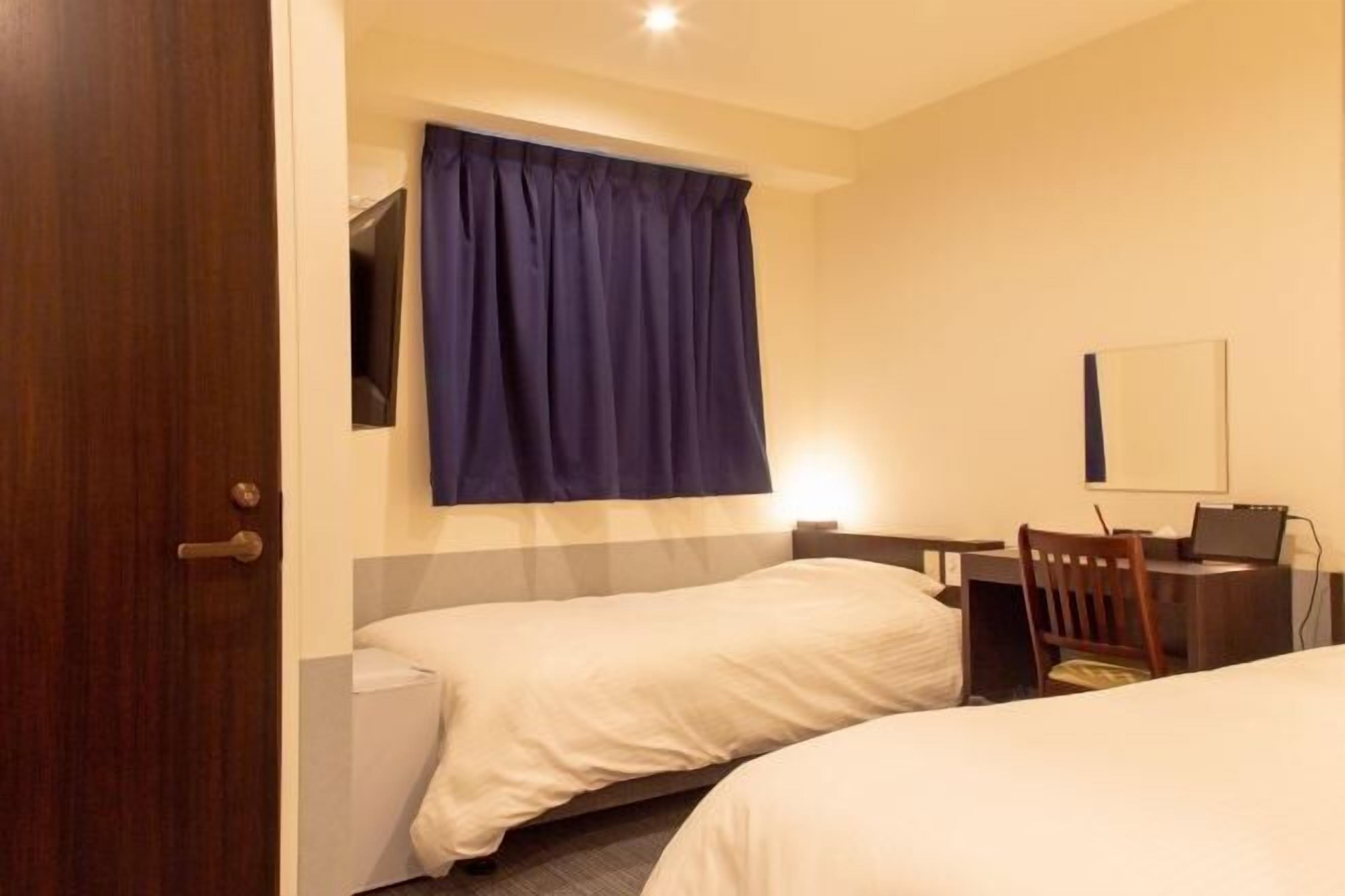 โต๊ะทำงาน, เตารีด/โต๊ะรีดผ้า, Wi-Fi ฟรี, ผ้าปูที่นอน