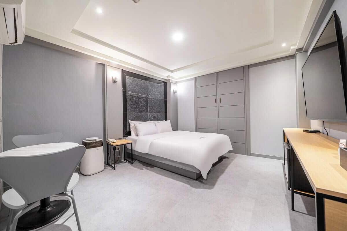 Standard Room(long-stay) | Free WiFi