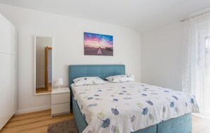 1 chambre, fer et planche à repasser, accès au Wi-Fi (inclus)