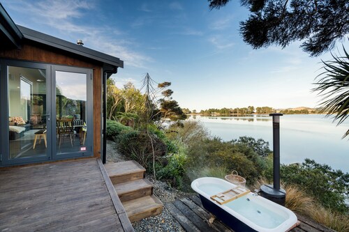 Absolute waterfront retreat with outstanding views, just 15 min north of Dunedin