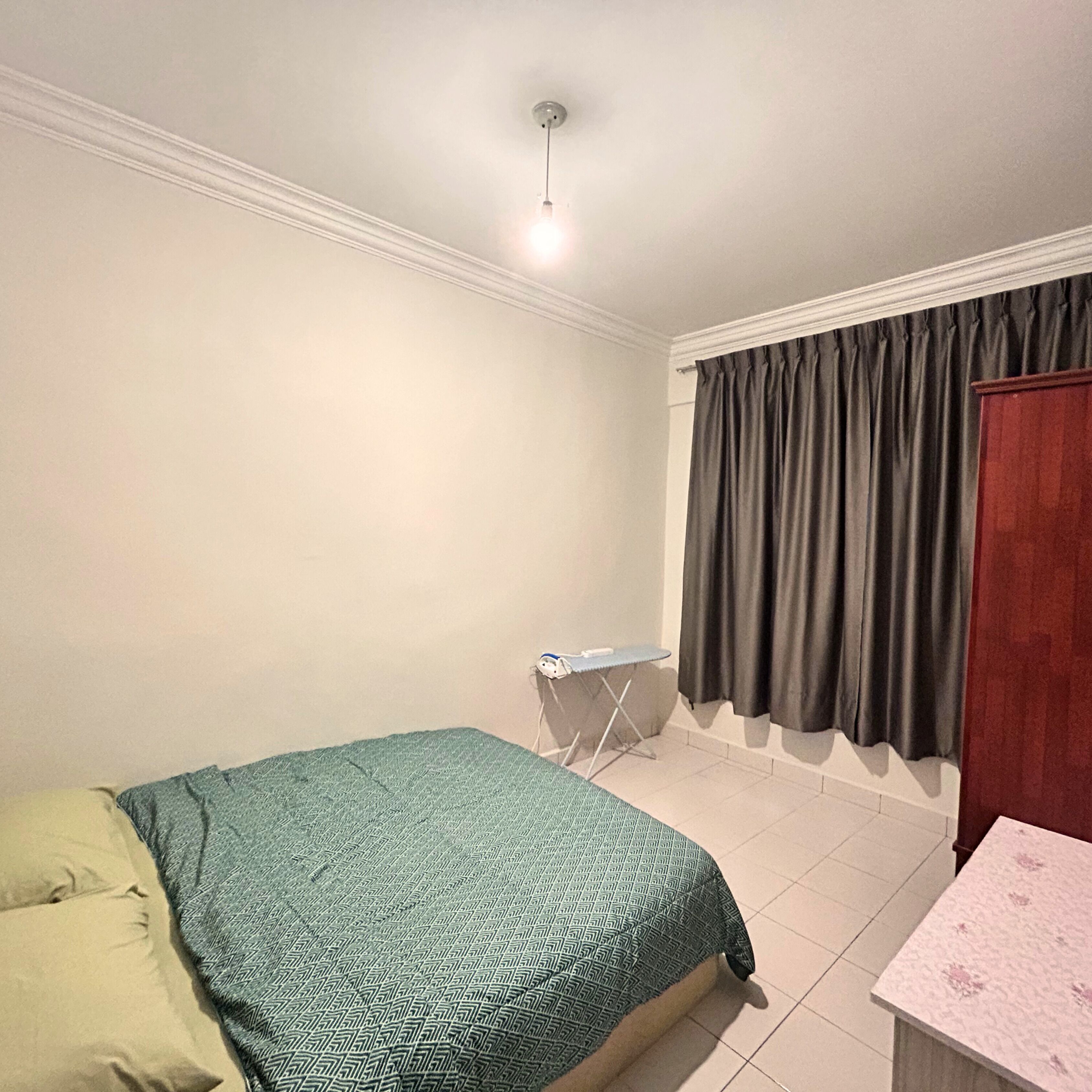 3 dormitoris i planxa i posts de planxar 