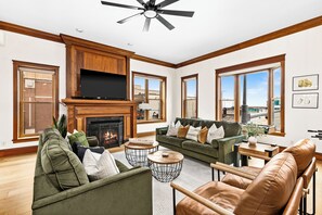 Smart TV, fireplace, foosball - Large Luxury Condo, Fireplace, Lakeview, Canal Park, Game Area (Duluth)