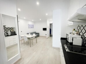 Dining - RAINBOW LILA BY BLAUSITGES (SITGES)