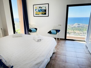 6 bedrooms, iron/ironing board, internet, bed sheets - HILLTOP HEAVEN BY BLAUSITGES stunning property with amazing views (SITGES)
