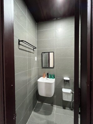Kamar Panorama | Kamar mandi | Pengering rambut, handuk, sabun, dan sampo