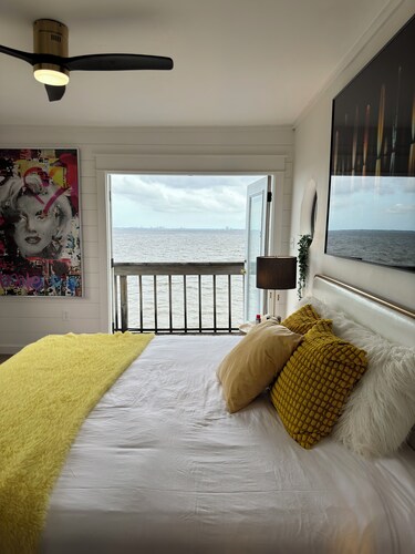 Waterfront, Private, Large, Dolphins, Sunrise & Sunsets, Destin’s 10 Mins Away
