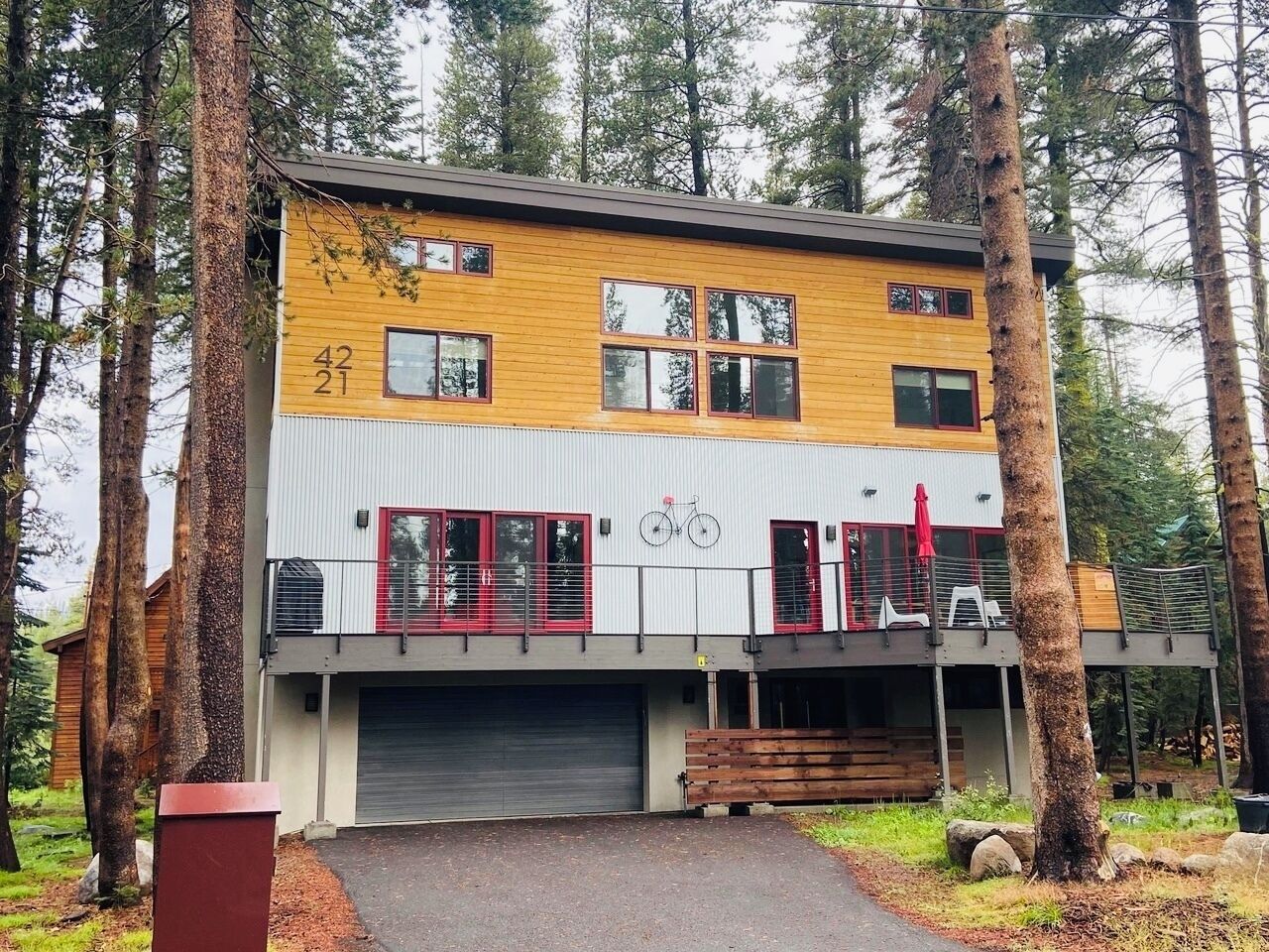 Summer Lake / Ski House at Serene Lakes