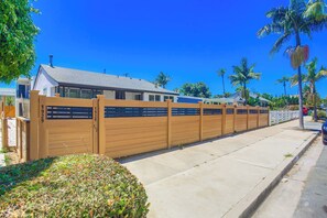 Exterior - 
New Remodel! 10 min Walk to Bay/Pacific Beach (San Diego)