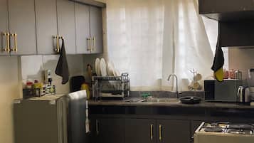 Fridge, microwave, oven, stovetop