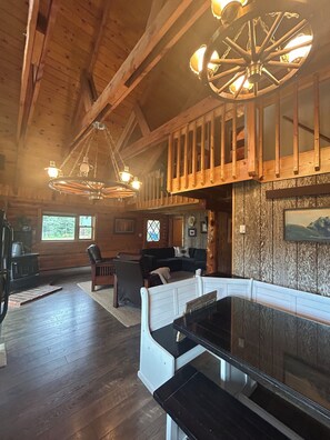 Interior - Cabin getaway 1-Hour from Jackson Hole, Golfing, Fishing, Palisades, Yellowstone (Star Valley Ranch)