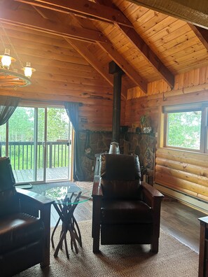 Smart TV - Cabin getaway 1-Hour from Jackson Hole, Golfing, Fishing, Palisades, Yellowstone (Star Valley Ranch)