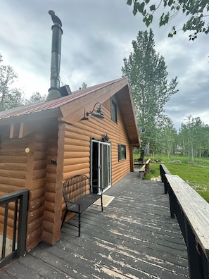 Terrace/patio - Cabin getaway 1-Hour from Jackson Hole, Golfing, Fishing, Palisades, Yellowstone (Star Valley Ranch)