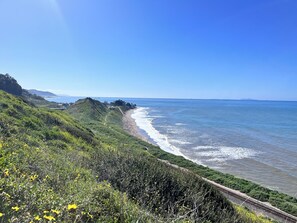 Beach - Carpinteria beach town family condo  (Carpinteria)
