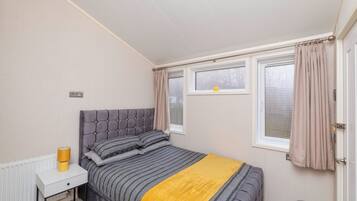 Cabin, Garden View | 2 bedrooms, soundproofing, free WiFi