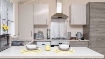 Electric kettle, toaster