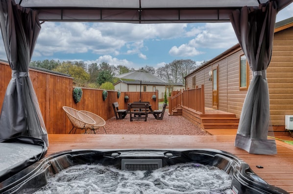 Bain à remous extérieur