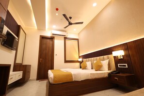 Free WiFi - SHRI HARIDAS KUNJ (Mathura)