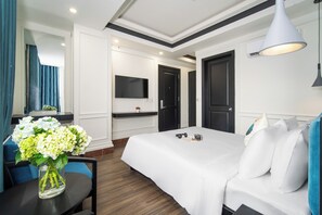 Deluxe Double Room, City View | Minibar, desk, laptop workspace, blackout drapes - Elites Hotel (Da Nang)