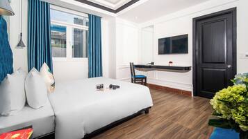 Minibar, desk, laptop workspace, blackout drapes