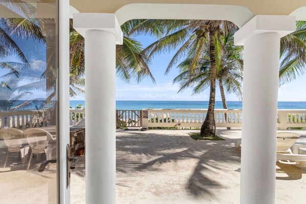 Terrace/patio - Sandy Beach Villa - Spectacular setting on the beach (Rincón)