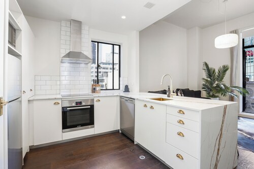 Dilworth Apartments by Urban Rest