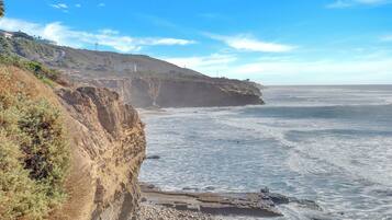 靠近海滩、沙滩毛巾