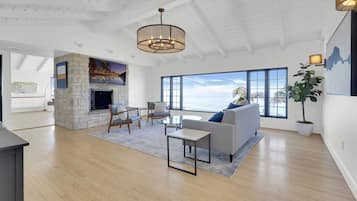 智能电视、壁炉、桌上足球、乒乓球