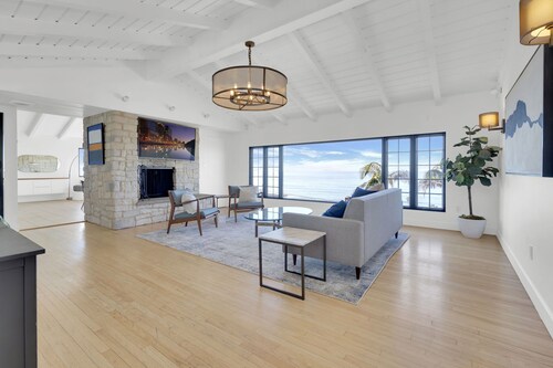 Gorgeous Mid-Century Modern Stunner with Epic Ocean Views. Perfect for groups!
