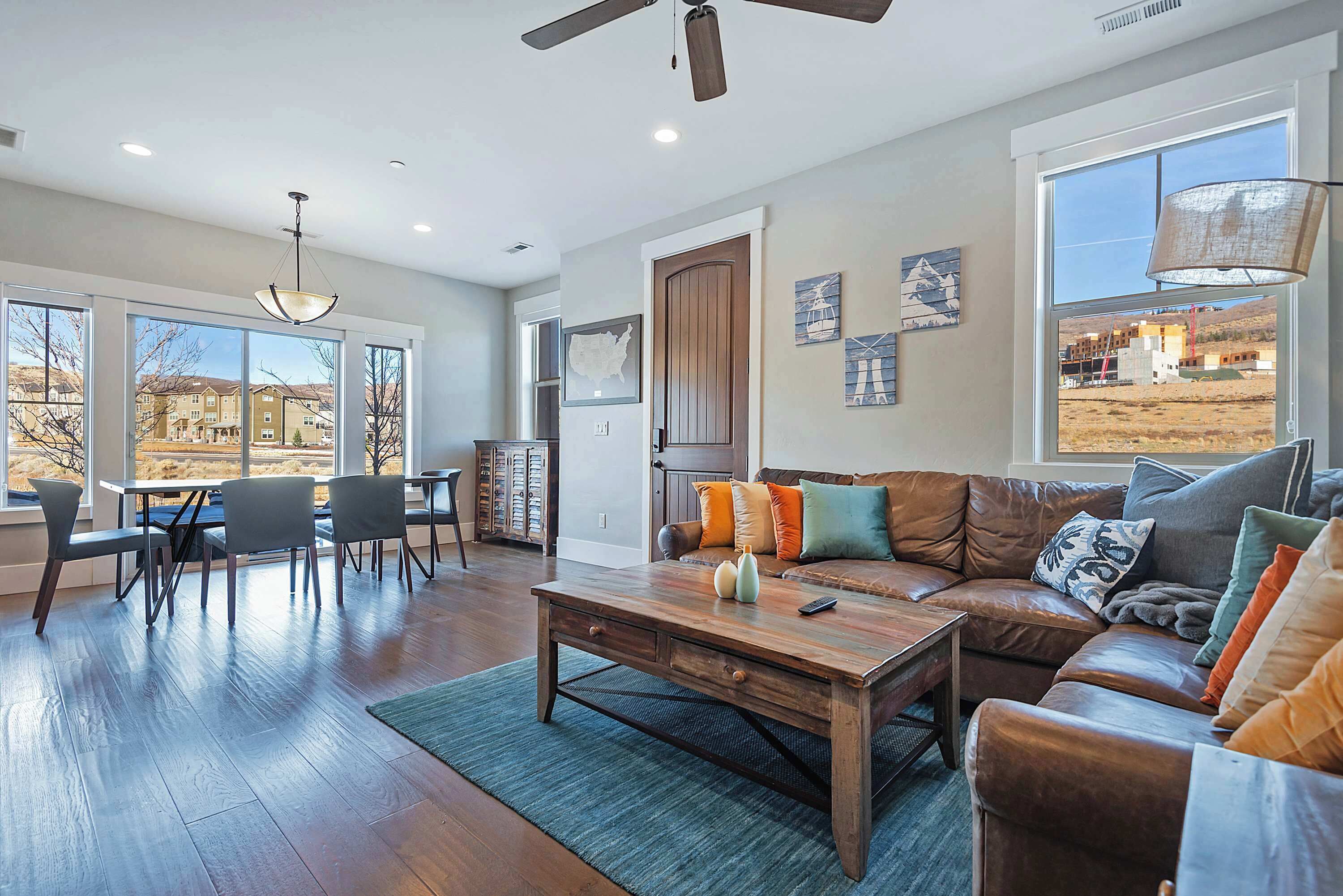 TV, fireplace, offices