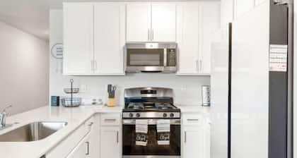 Sleeps 8! -No Cleaning Fee -4 Bedrooms-Perfect for Families!