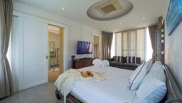 Executive Villa, Pool View | 4 bilik tidur, seterika/papan seterika, Wi-fi percuma