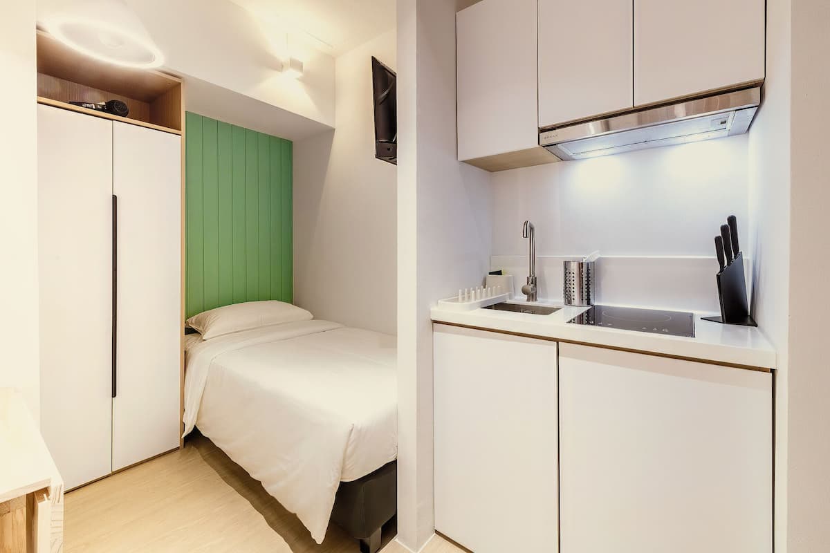 Standard Studio, 1 Twin Bed | In-room safe, free WiFi, bed sheets