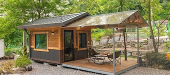 Gapyeong Yumyeongsan Gomone pet Camping
