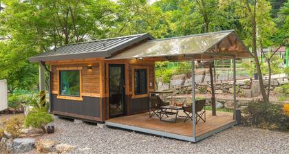 Gapyeong Yumyeongsan Gomone pet Camping