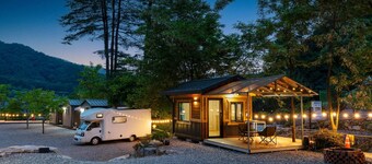 Gapyeong Yumyeongsan Gomone pet Camping