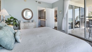 Condo, Plusieurs lits, balcon, vue sur l’océan (Tranquillity 220) | 3 chambres, décor unique, ameublement unique, fer et planche à repasser
