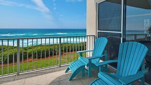 คอนโด, หลายเตียง, ระเบียง, วิวทะเล (Tranquillity 220) | บริเวณที่พัก