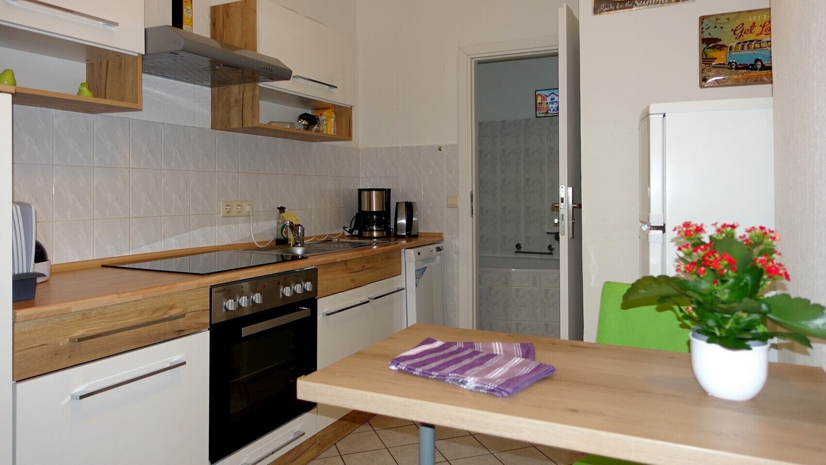 Køleskab, mikrobølgeovn, ovn, kogeplade