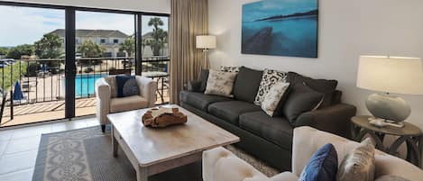 Stadtwohnung, Mehrere Betten, Terrasse, Meerblick (Emerald Hill 36) | Wohnbereich