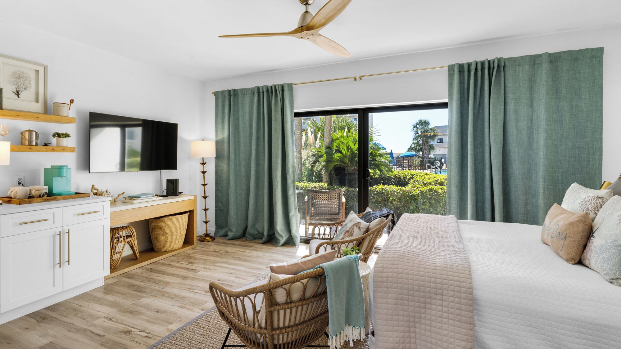 2 habitaciones, decoración personalizada y muebles diferentes 
