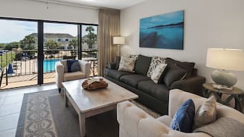 Townhome, Multiple Beds, Patio, Ocean View (Emerald Hill 36) | Living area | 42-inch flat-screen TV with digital channels