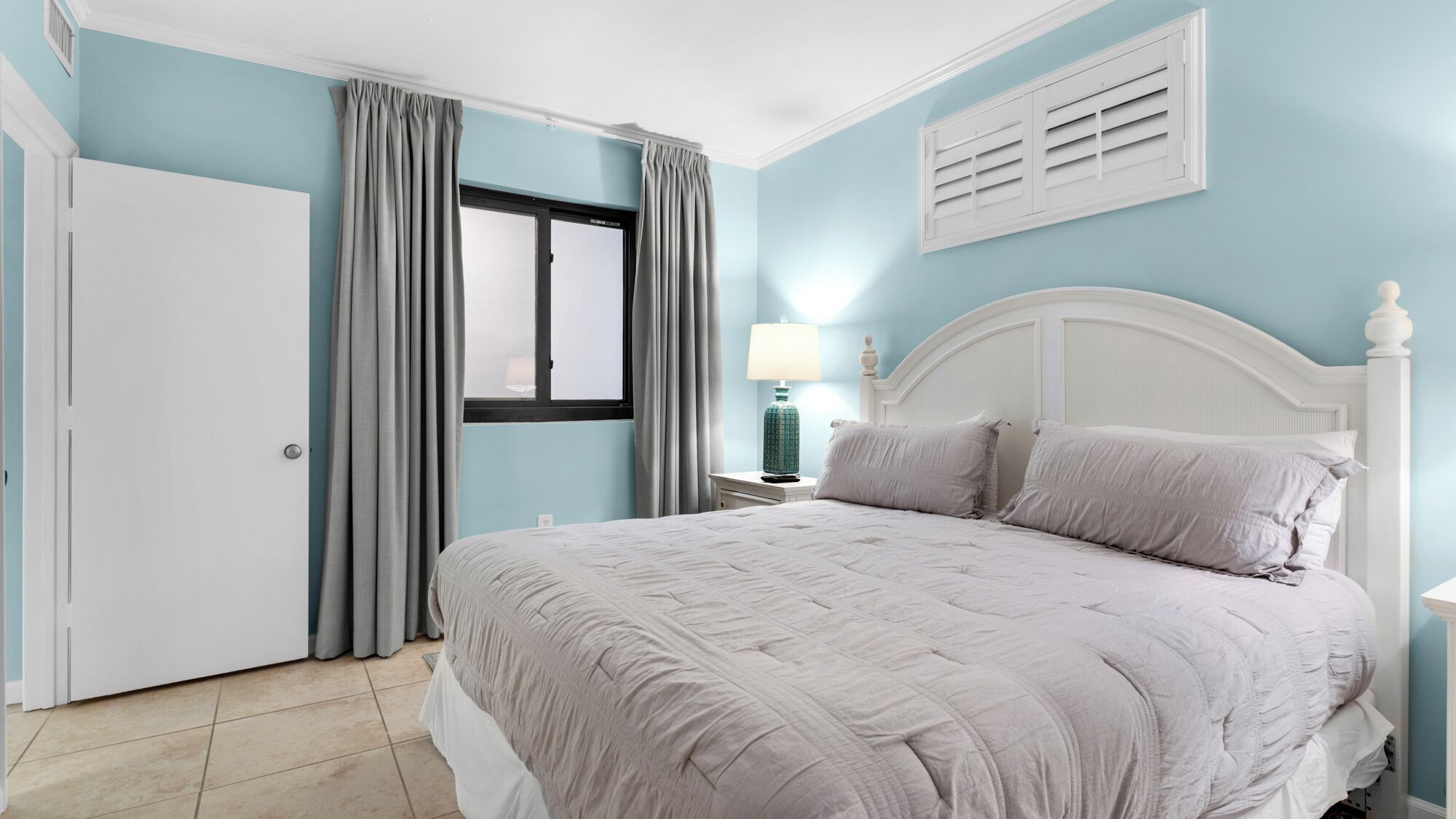 Apartment, 1 King-Bett und Schlafsofa, Terrasse, Meerblick (Emerald Hill 5) | 2 Schlafzimmer, individuell dekoriert, individuell eingerichtet