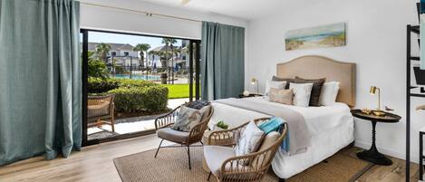 Studio, 1 Queen Bed, Patio, Pool View (Emerald Hill 35) | 2 bedrooms, iron/ironing board, individually decorated