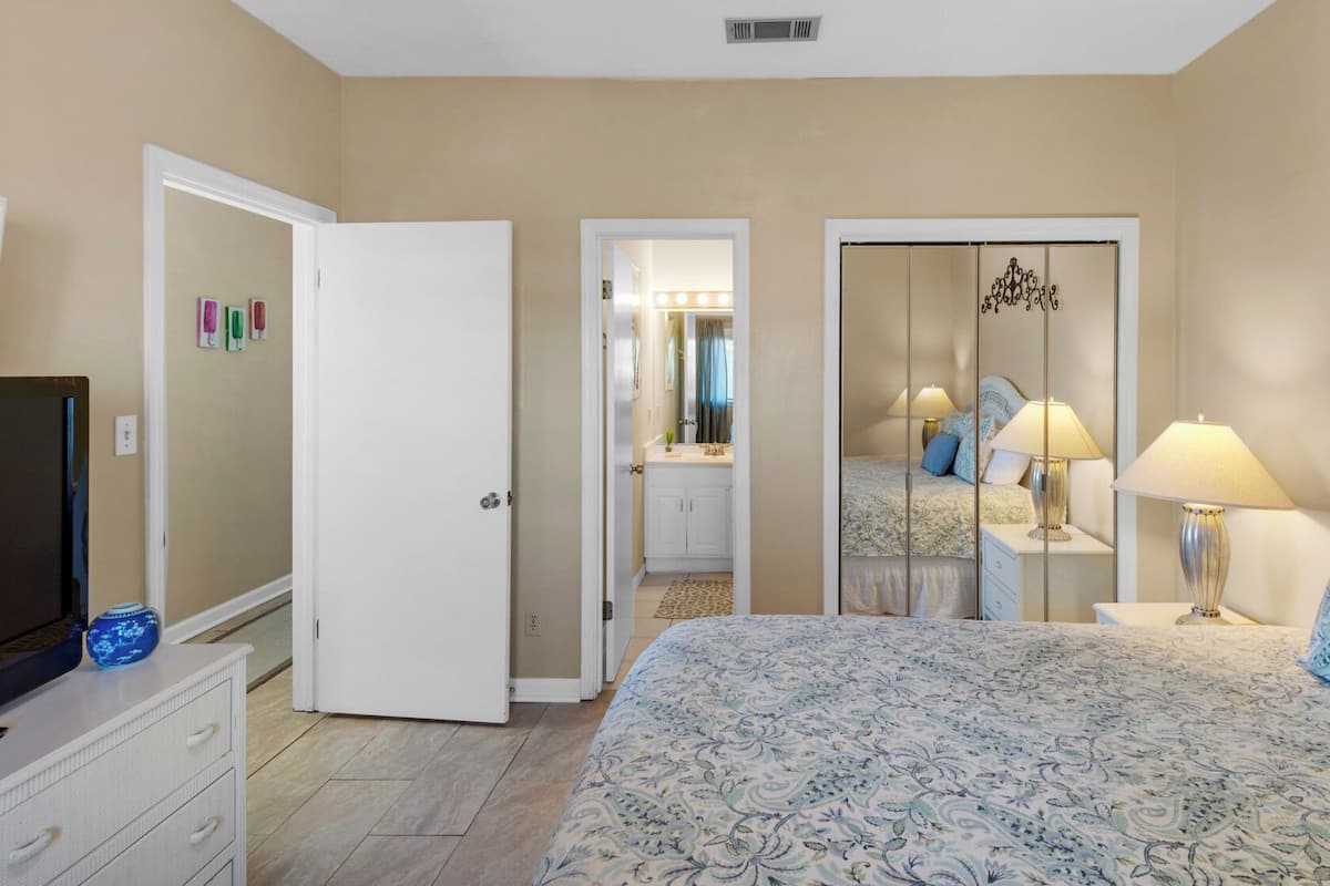 Condo, Multiple Beds, Patio, Partial Ocean View (Palms D7) | 1 bedroom, individually decorated, individually furnished